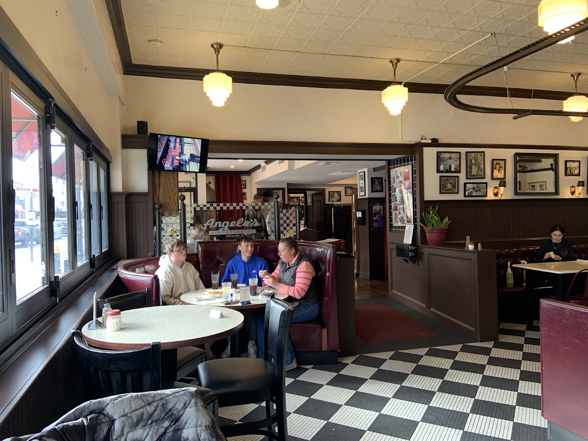 Angelo's Restaurant - 7