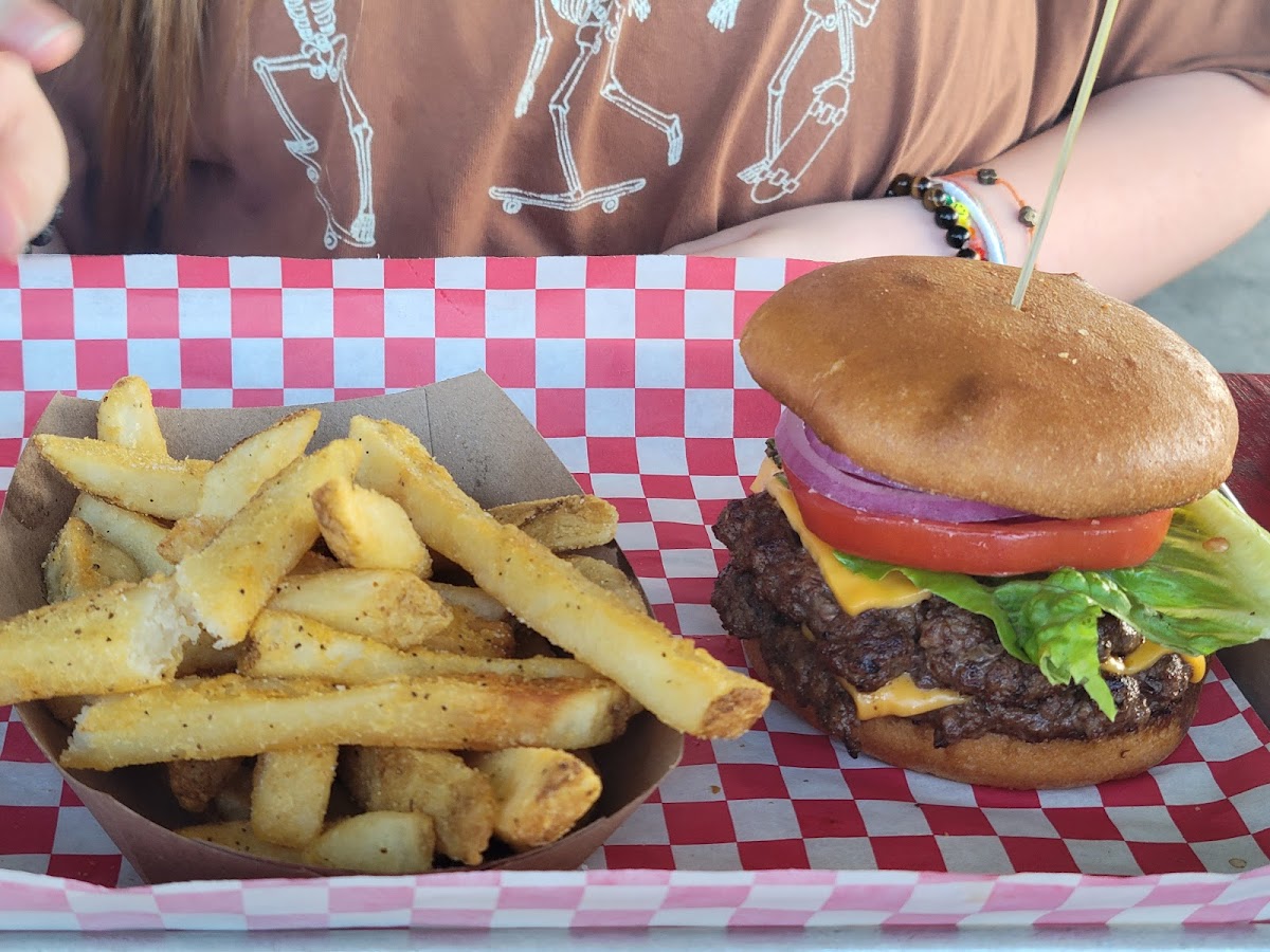 Longboards Restaurant & Bar - 9