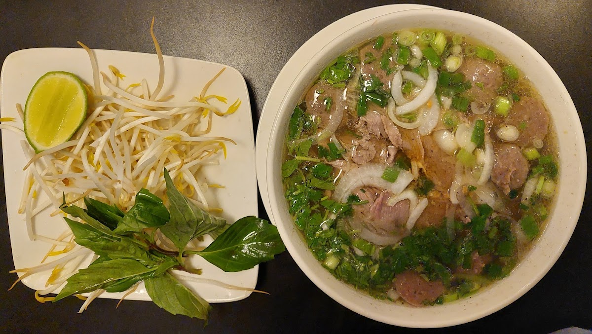 Lemongrass Thai Sushi - 4