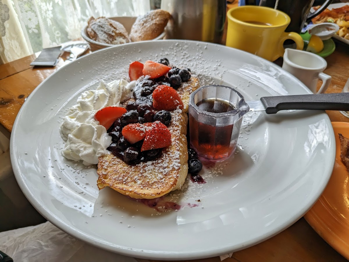 Benedicts Eggs & More - 10