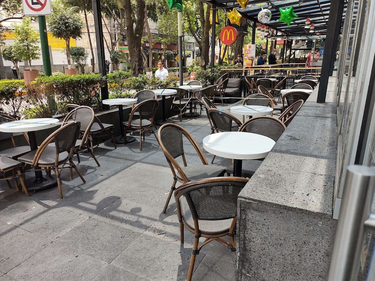 Starbucks Lomas Plaza - 1
