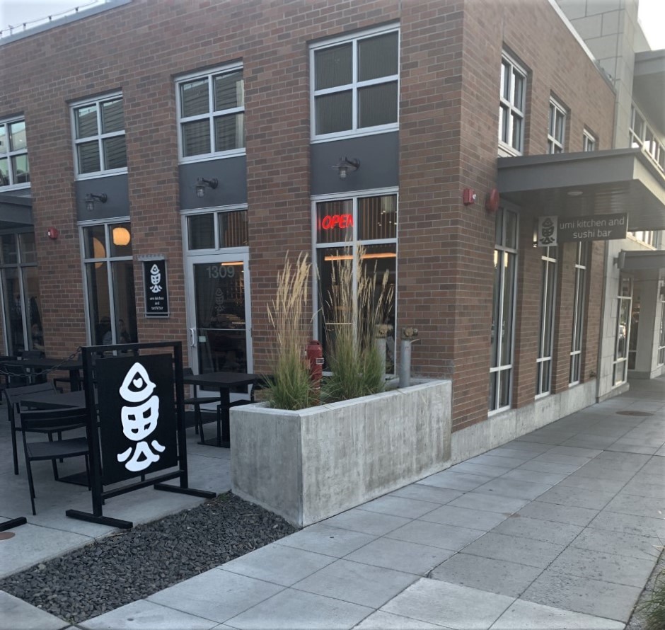 Umi Kitchen and Sushi Bar - 3