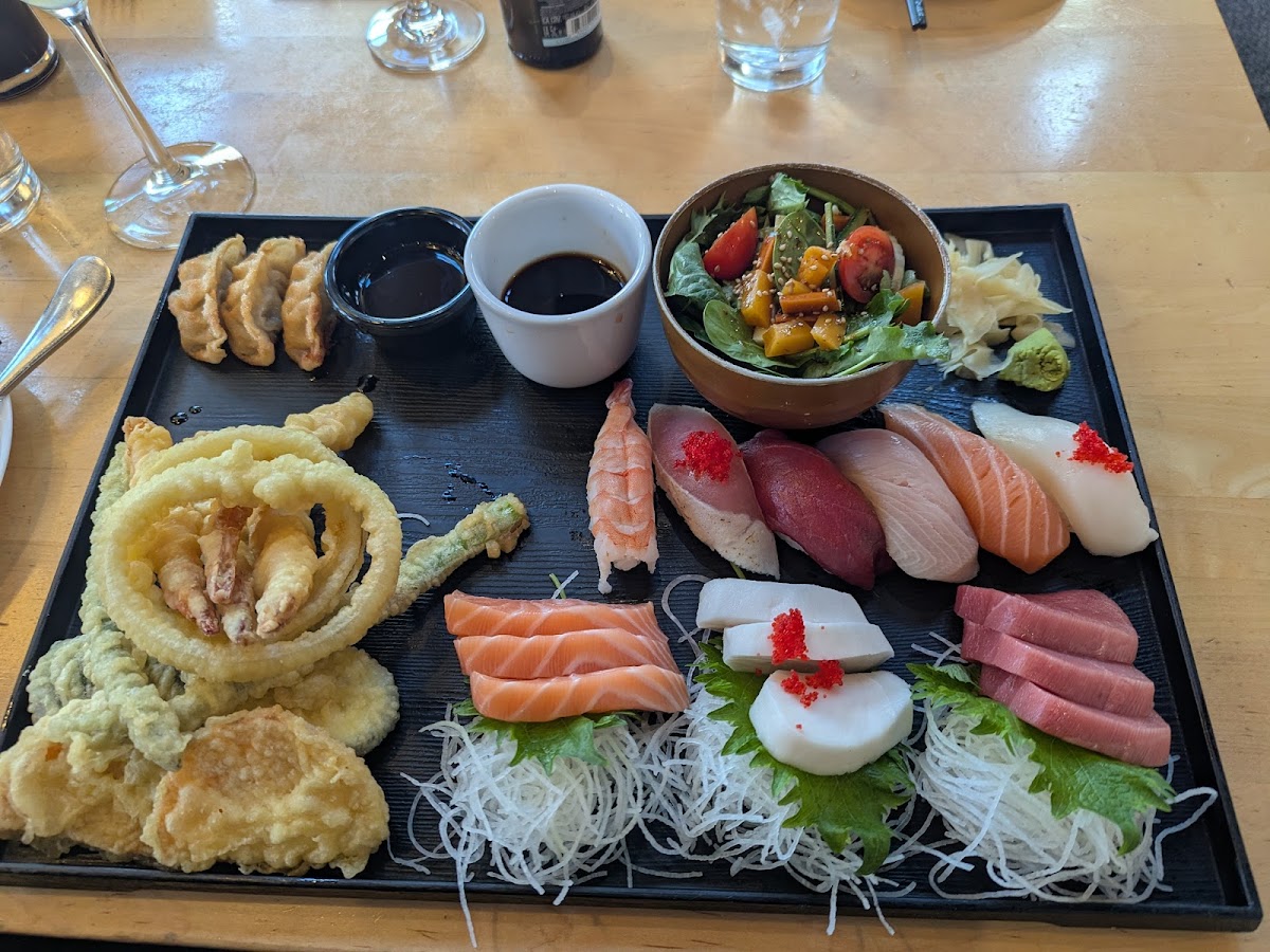 Umi Kitchen and Sushi Bar - 7