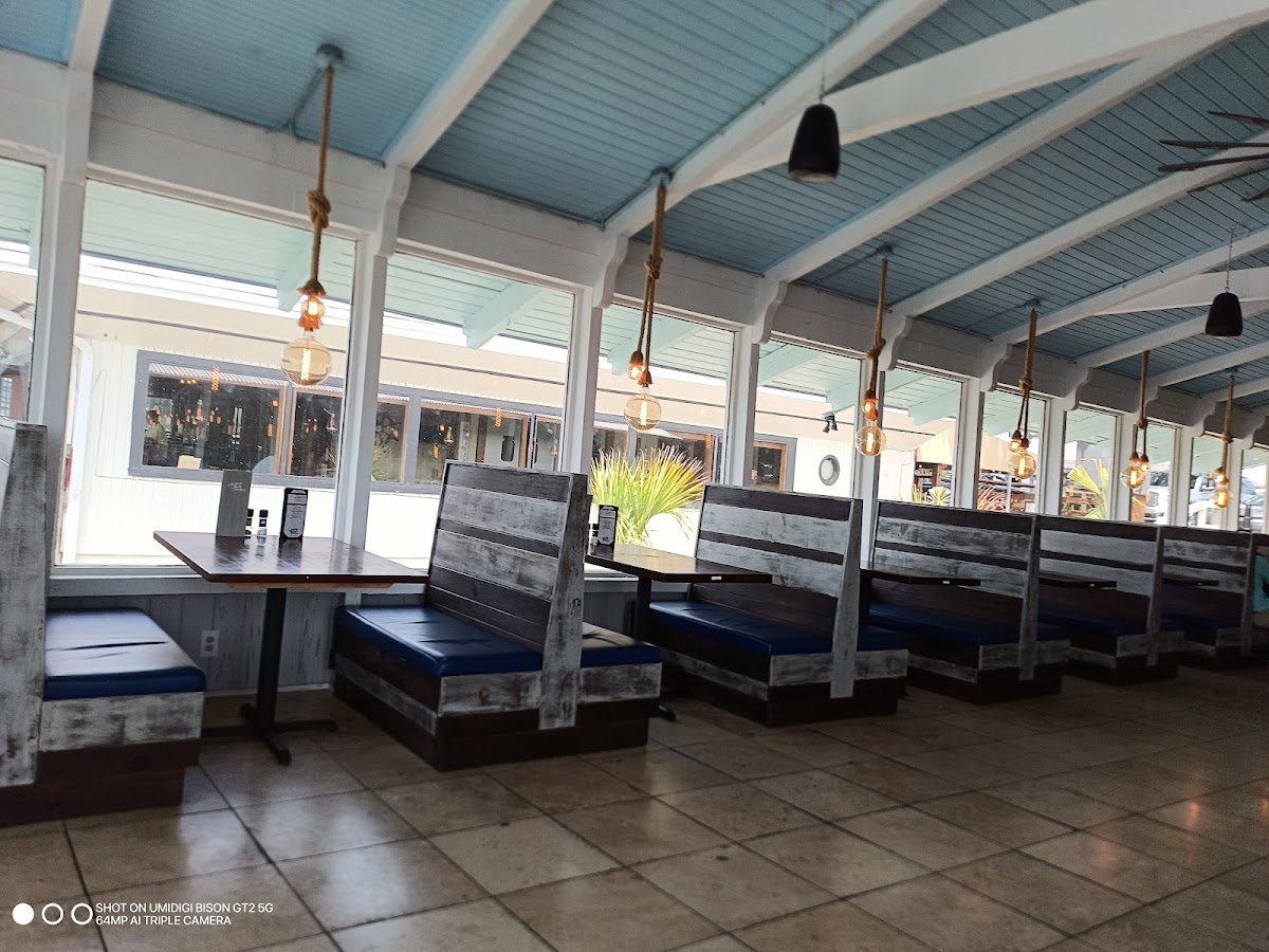 Hurricane Juel's Restaurant - 10