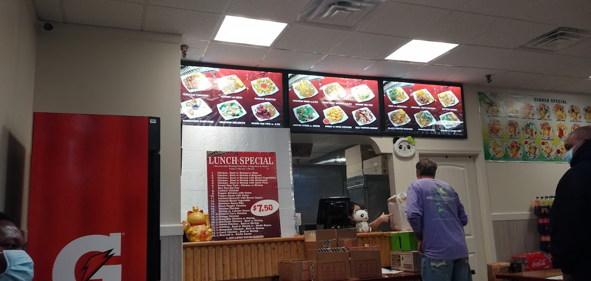 Hunan Wok Carry Out - 9