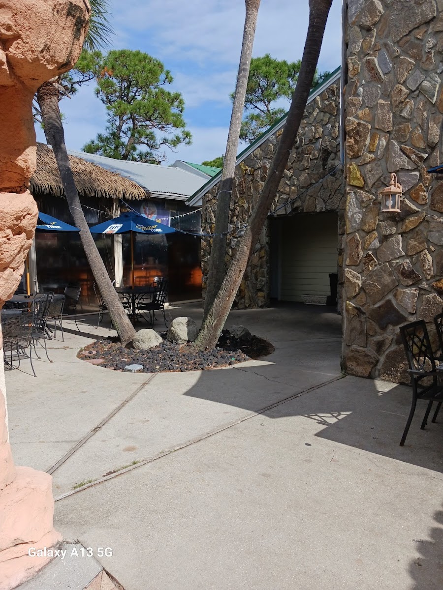 Purple Parrot Beach Bar & Grill - 9