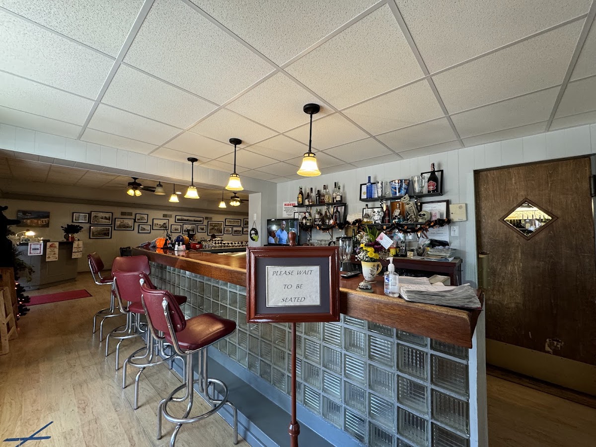 Cafe Genevieve - 4