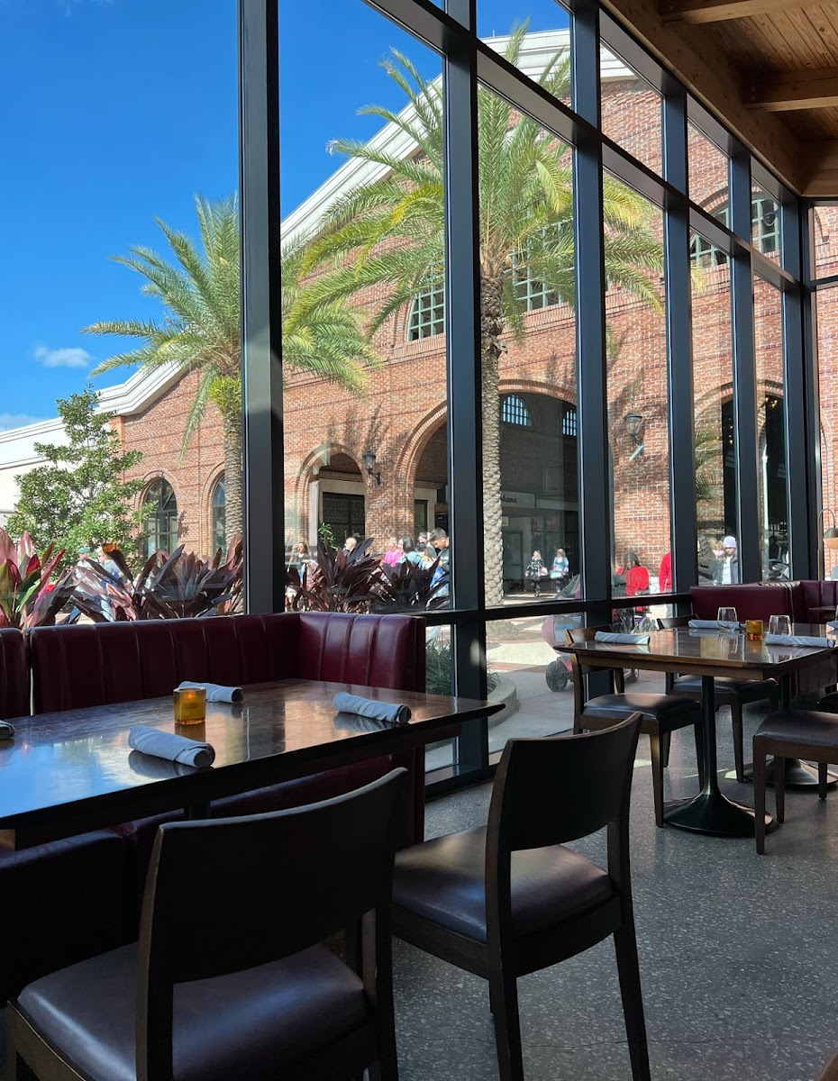 Wolfgang Puck Bar & Grill - 2