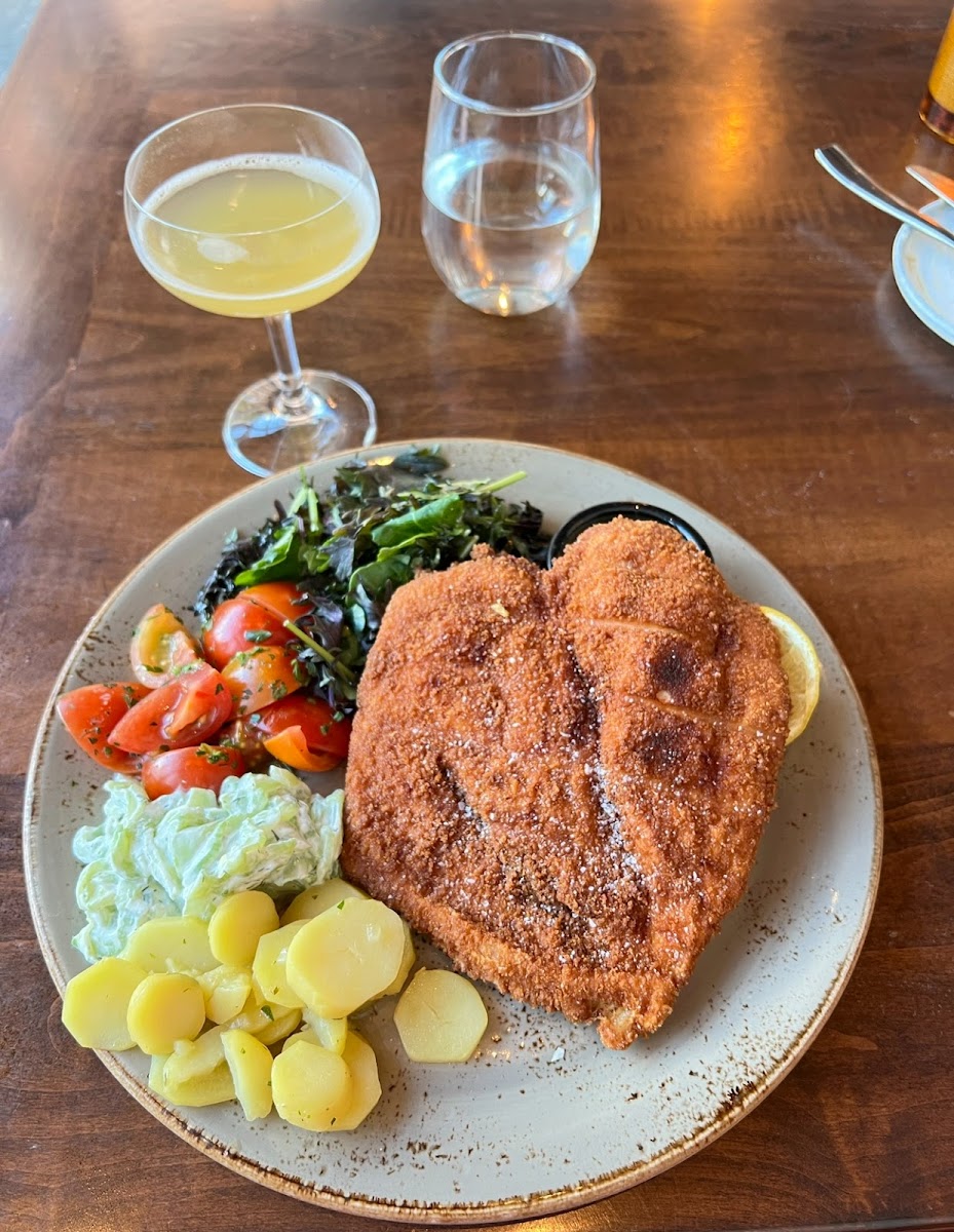 Wolfgang Puck Bar & Grill - 5