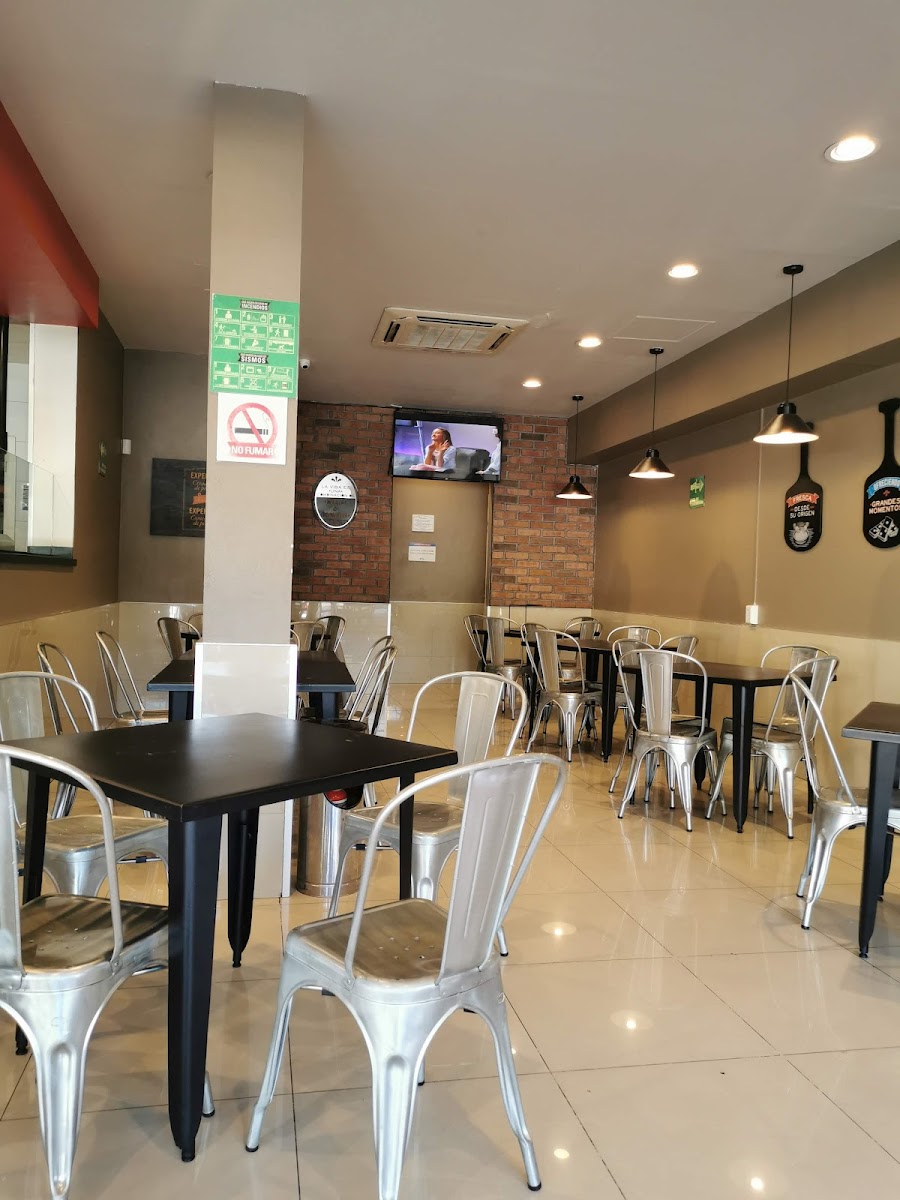 Domino's Guadalajara Residencial Victoria - 6