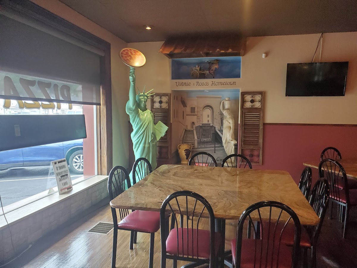 Vinnie's Pizza & Italian Family Restaurant - 3