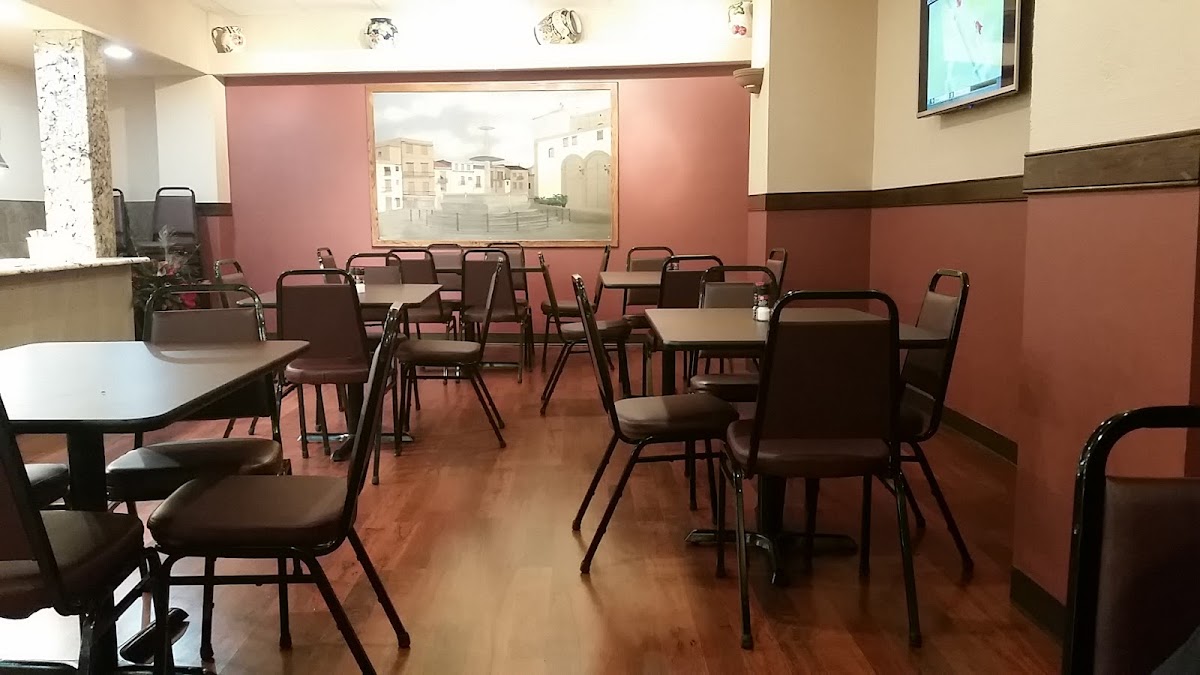 Vinnie's Pizza & Italian Family Restaurant - 4
