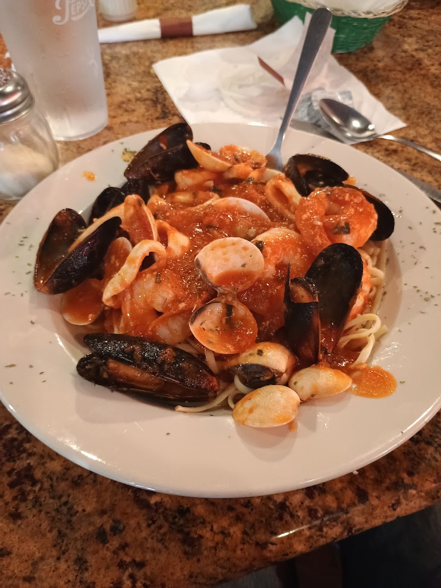Vinnie's Pizza & Italian Family Restaurant - 7