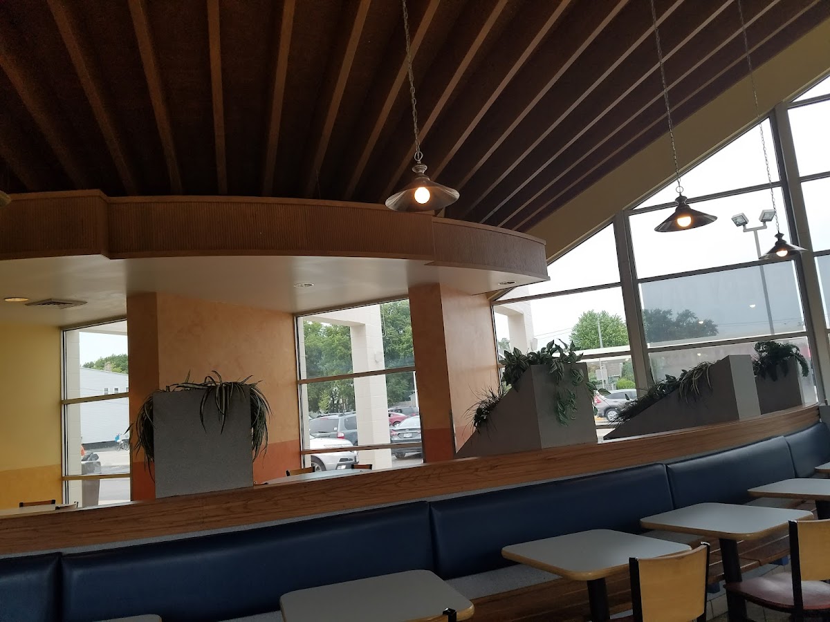 Tom's Drive In - 10