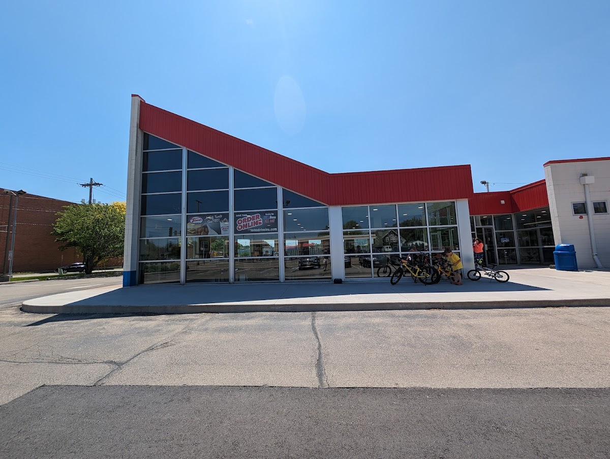 Tom's Drive In - 3