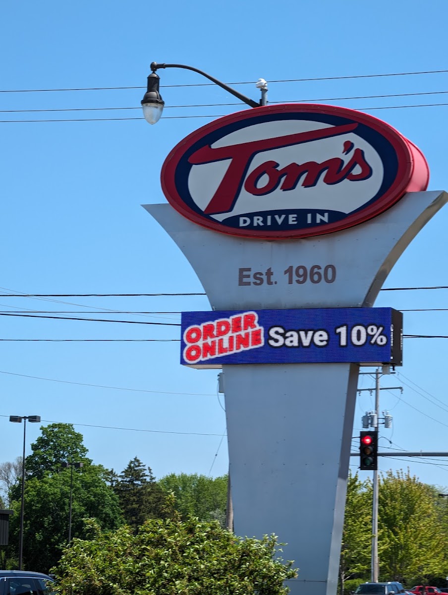 Tom's Drive In - 9