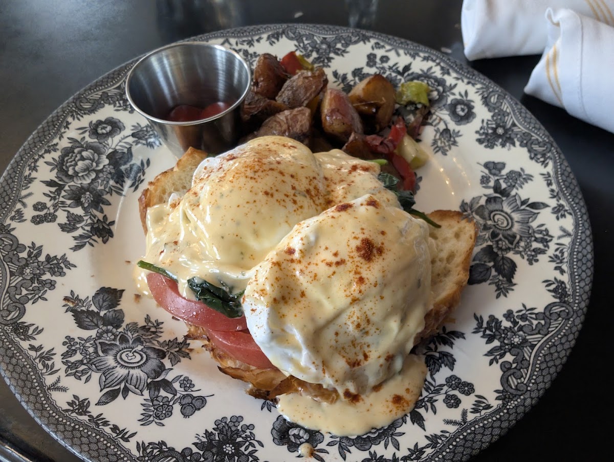 C'est La Vie Bistro - 2