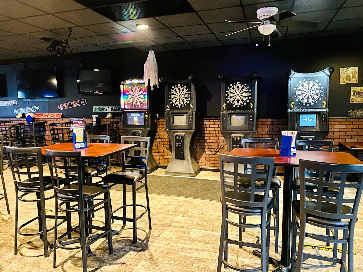 Kelly's Sports Bar & Grill - 3