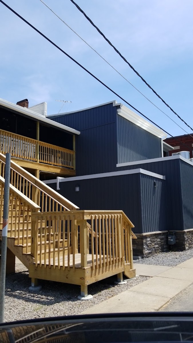Cornerstone Lounge and Family Restaurant - 10