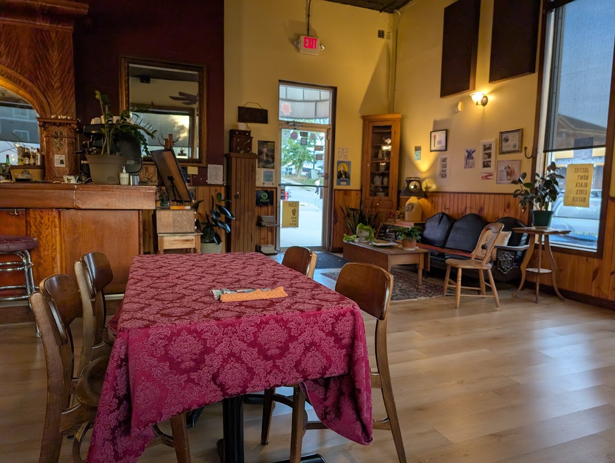 Trumpet Blossom Cafe - 7