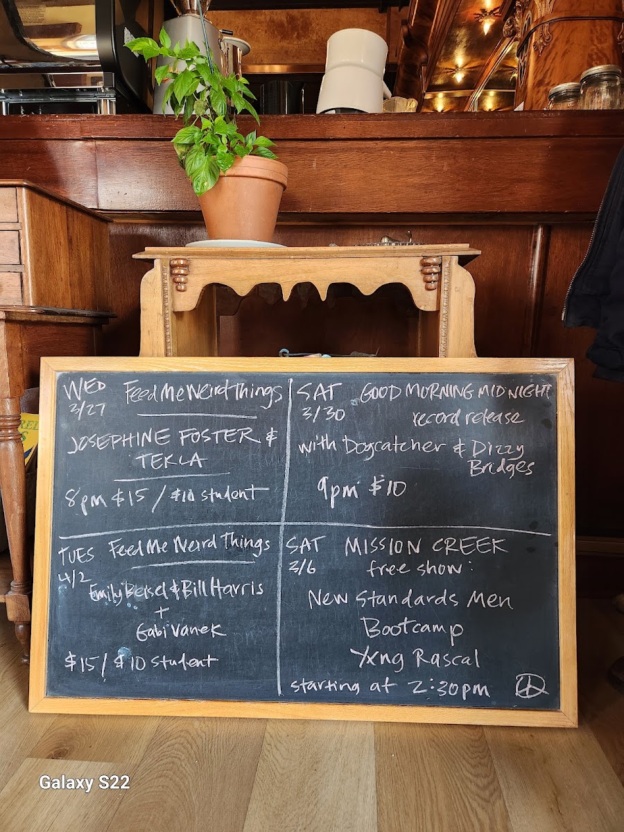 Trumpet Blossom Cafe - 9