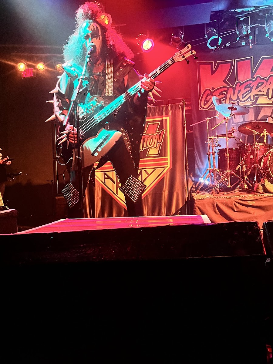 Count's Vamp'd Rock Bar & Grill - 7