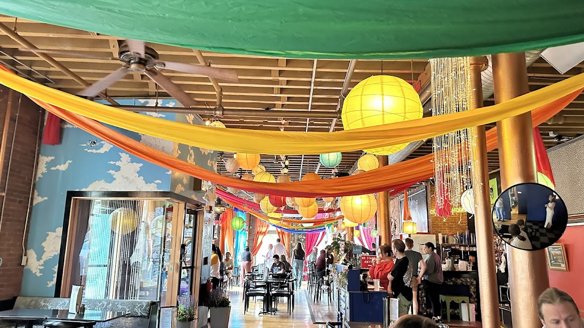 Lost Dog Café & Lounge - 5