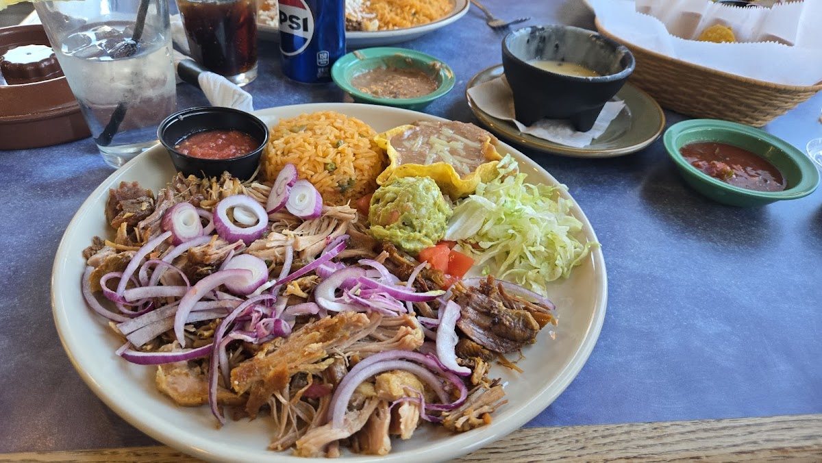 El Mariachi Mexican Restaurant - 2