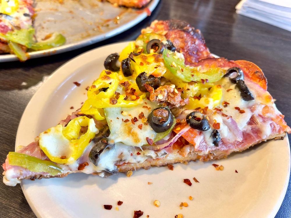 Carbone's Pizzeria Bar & Grill Mound - 6