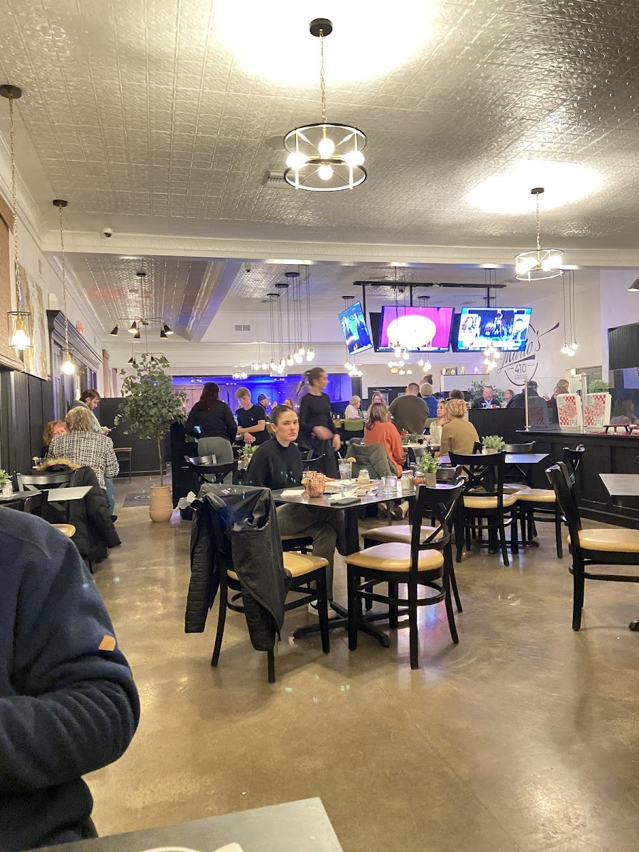 Mario's 410 Grille - 5