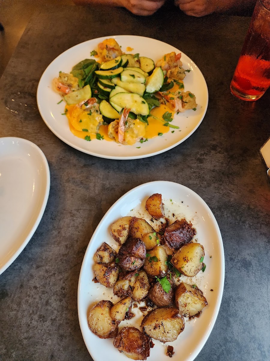 Mario's 410 Grille - 8
