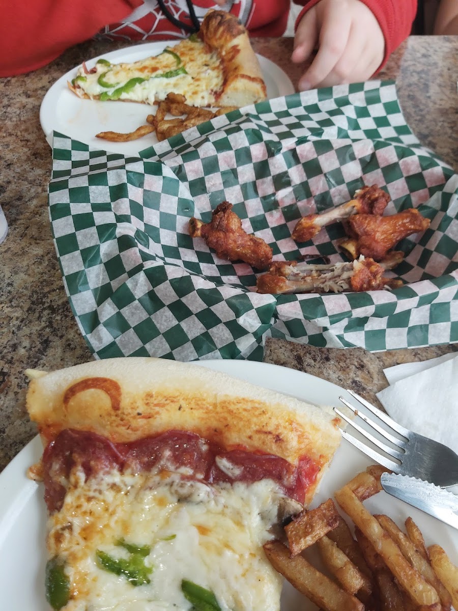 Ben Pizzeria - 3