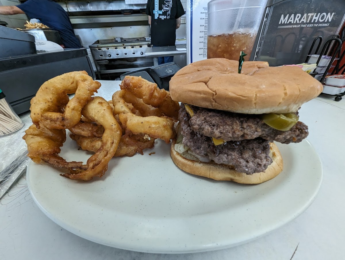 Hamburger Inn - 5