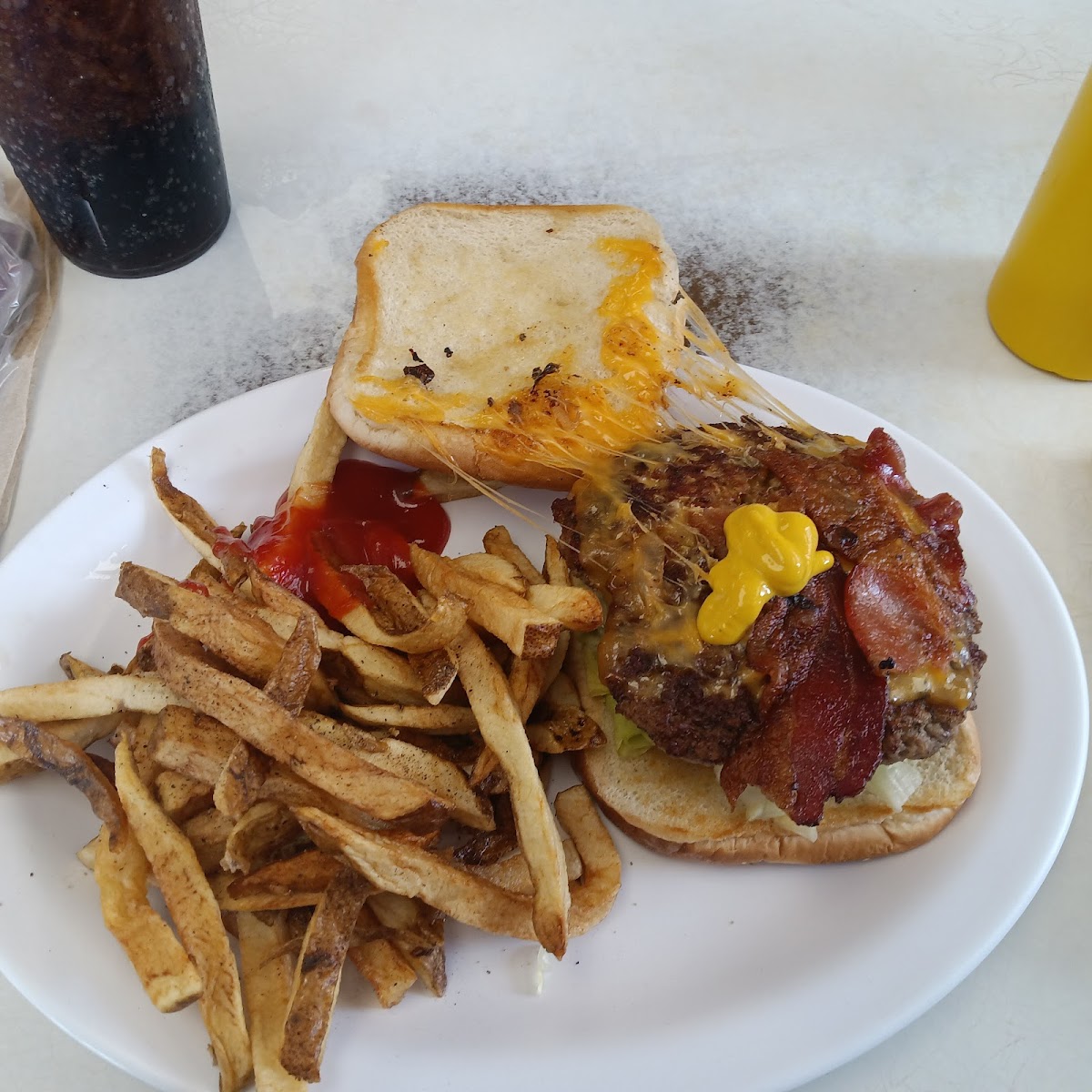 Hamburger Inn - 8