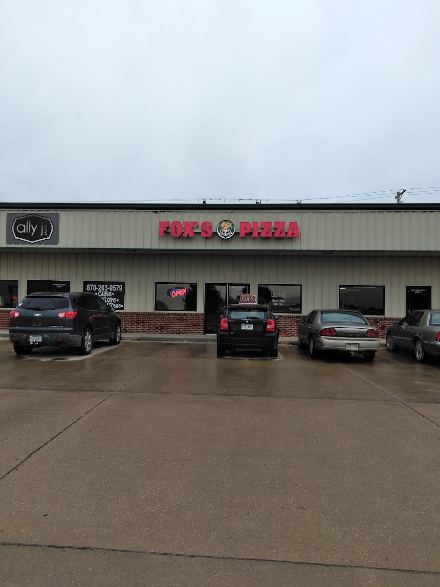 Fox's Pizza Den - 4