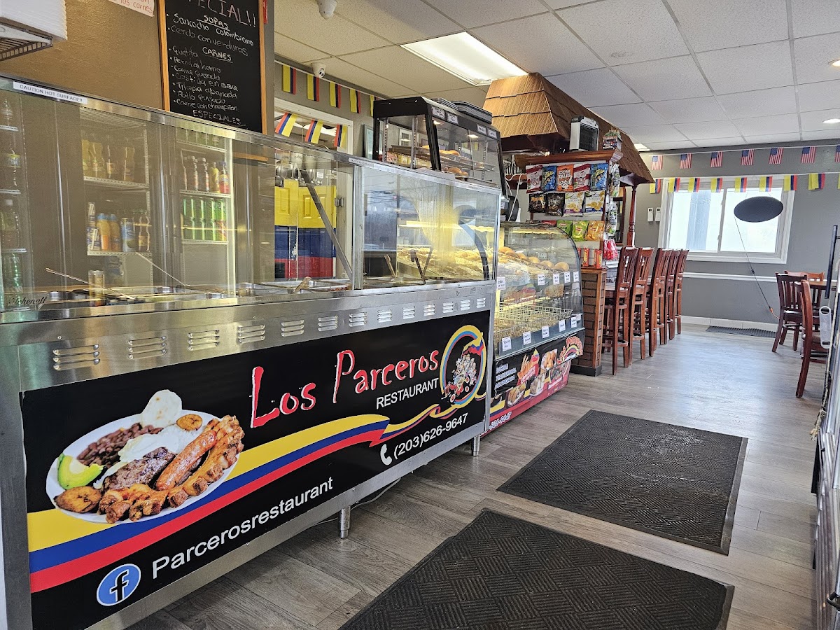 Los Parceros Restaurant - 5