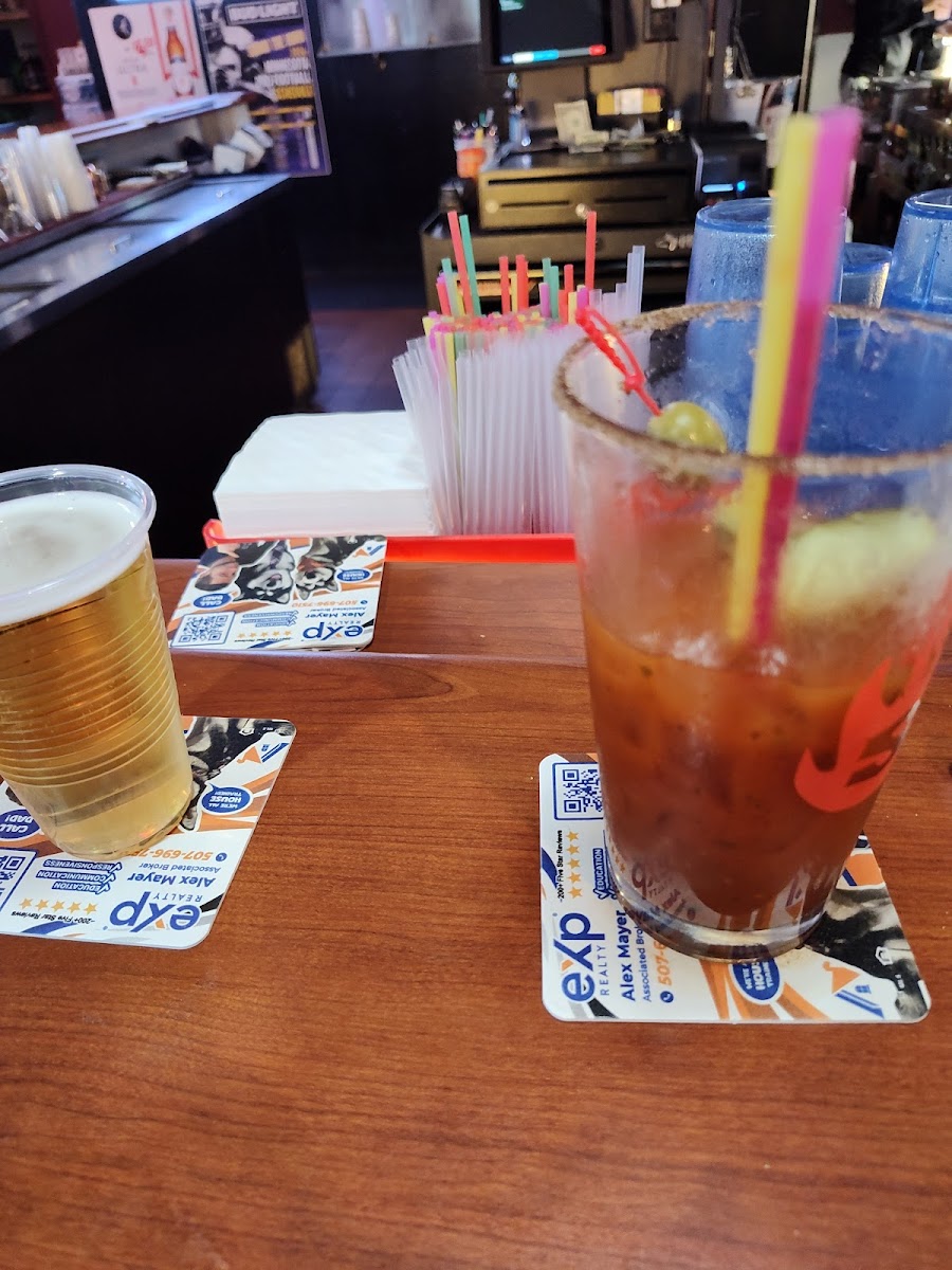Rooster's Barn & Grill - 6