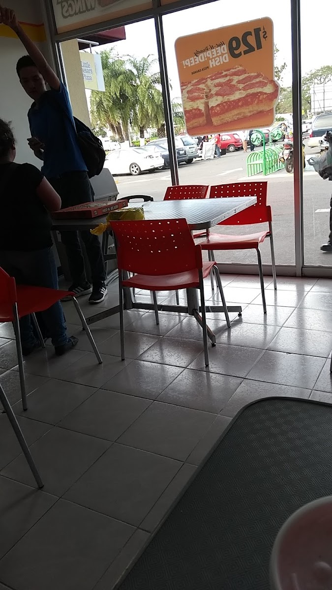Little Caesars Tejeria - 3