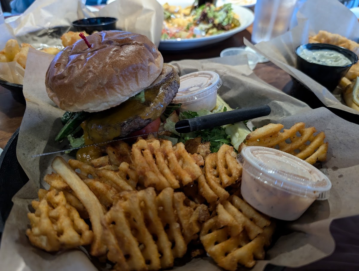 Heartbreakers Bar & Grill - 4