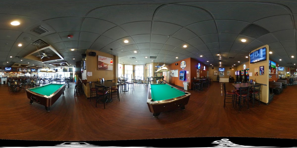 Heartbreakers Bar & Grill - 5