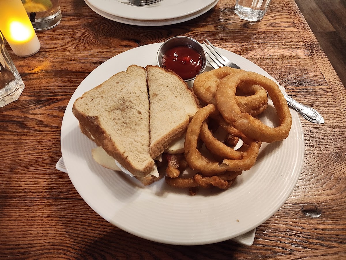 Rathskeller Restaurant & Bar - 2
