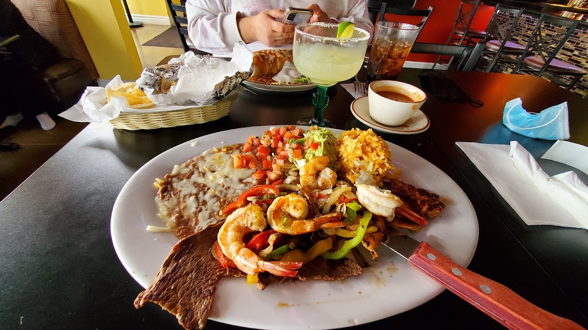 Mexico Lindo Cantina & Restaurant - 2