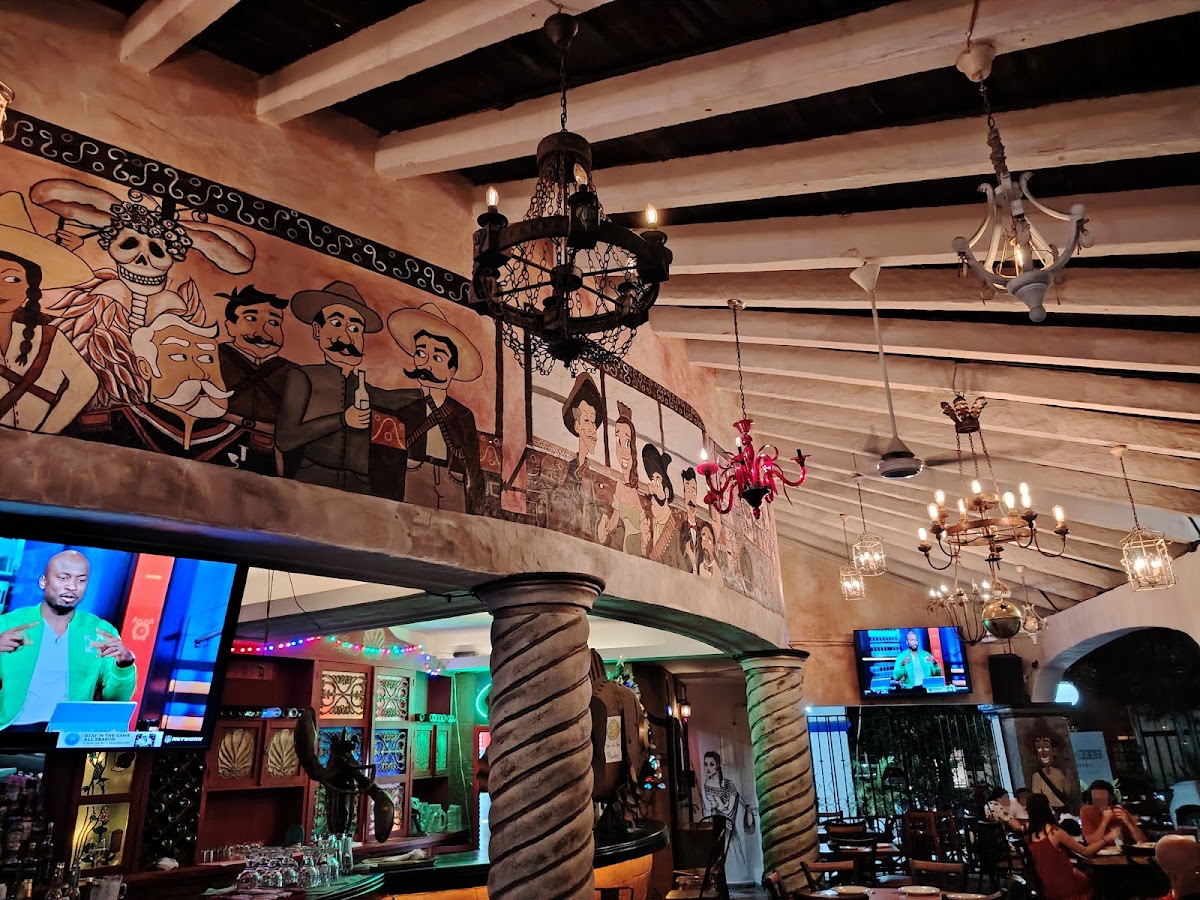 Don Porfirio Lobster & Steak House - 8