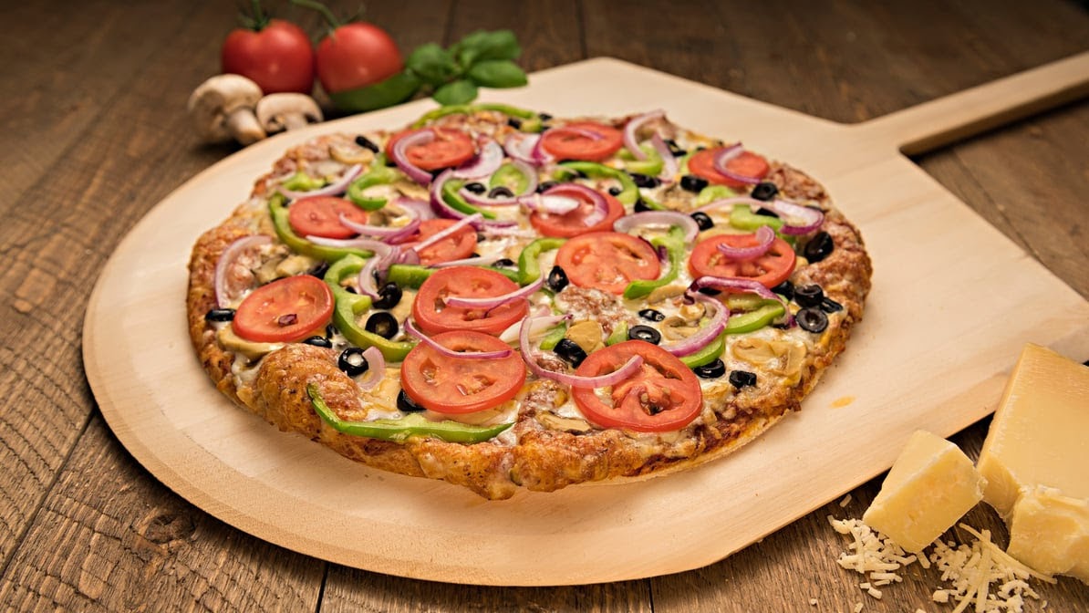 Me-n-Ed's Pizza Parlor - 6