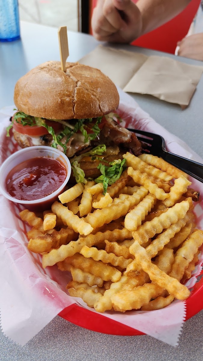 Lilo's Hawaiian BBQ The Dalles - 9