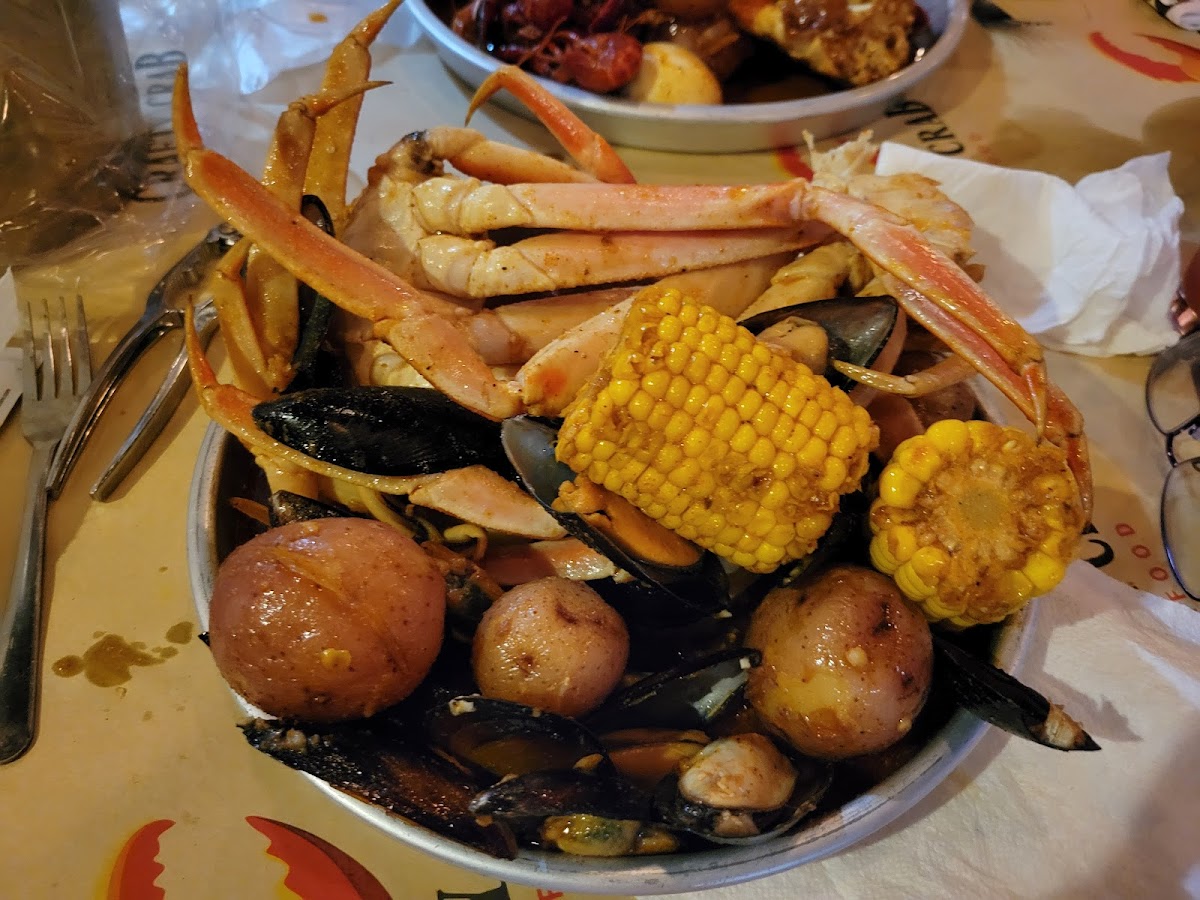 Crafty Crab Cajun Seafood And Bar - 3