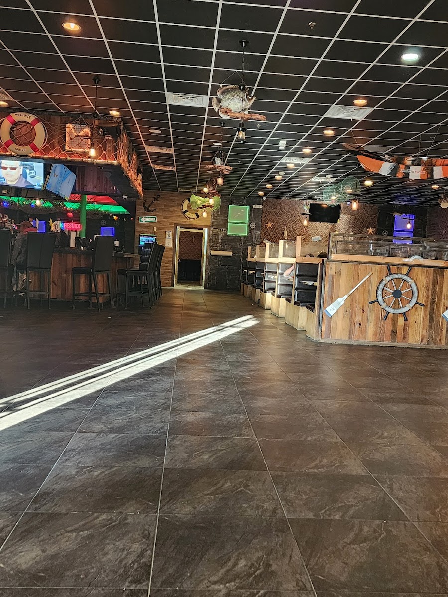 Crafty Crab Cajun Seafood And Bar - 5