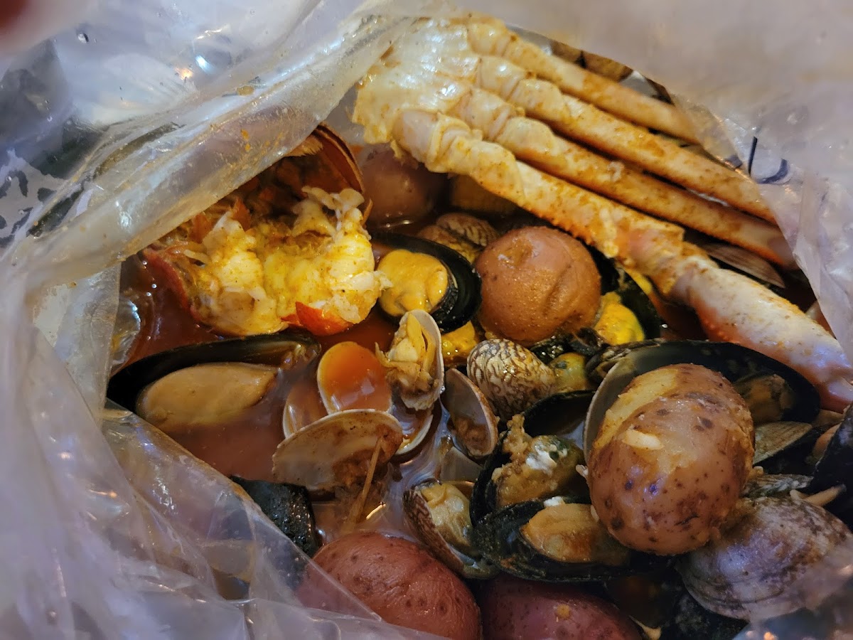 Crafty Crab Cajun Seafood And Bar - 7