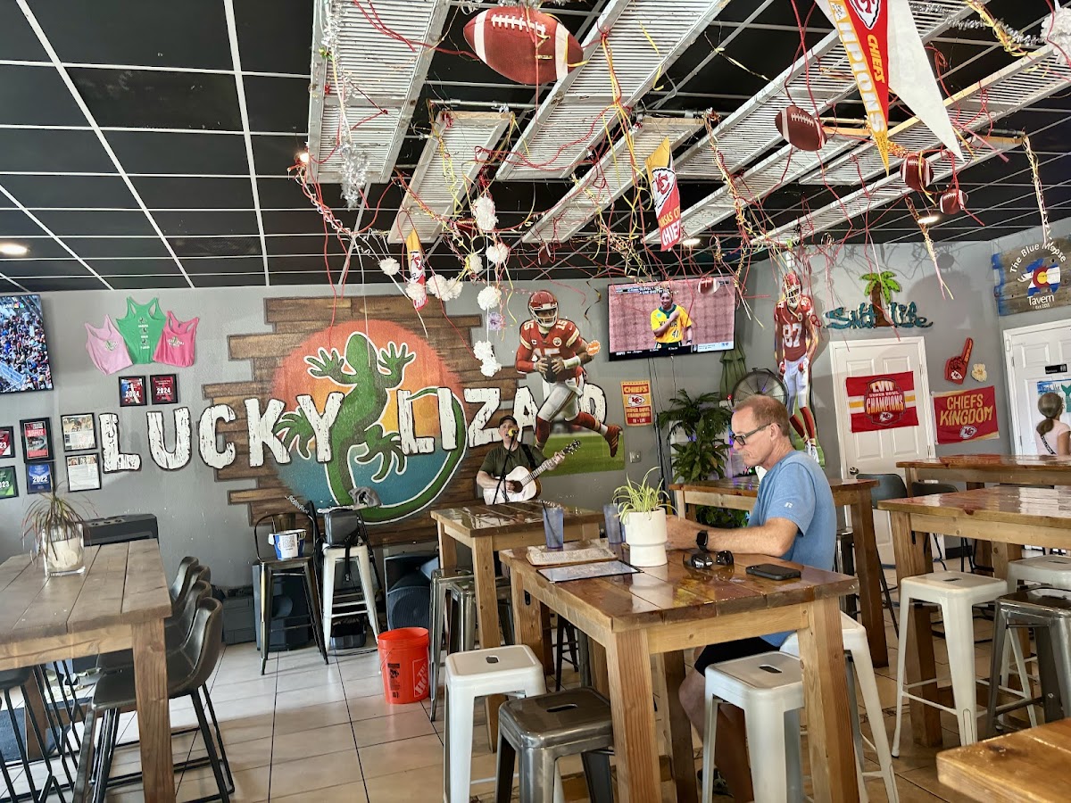 Lucky Lizard Tap House - 3