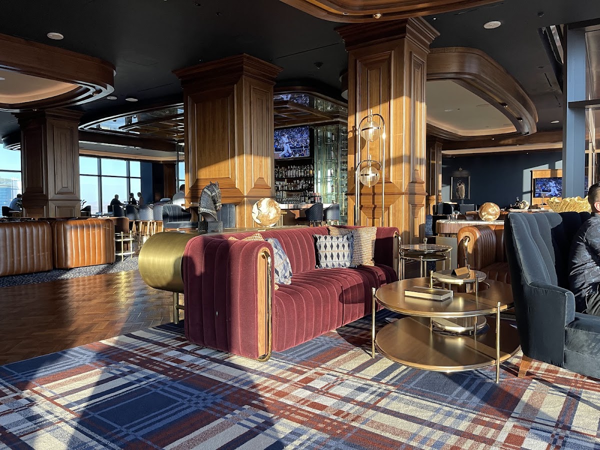 Allē Lounge on 66 - 1